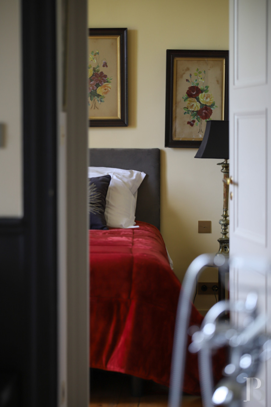 A 19th-century house bordered by a moat, in the Pays d'Auge region, in Normandy  - photo  n°28